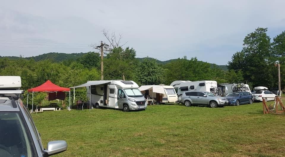 Camping In Clisura Dunarii Eselnita Exterior photo